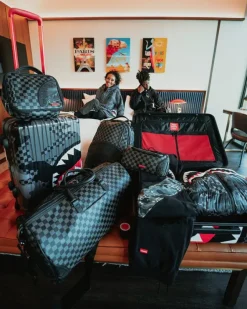 HENNY BLACK TOILETRY BAG