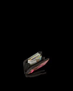 THE ARTISTS TOUCH WALLET